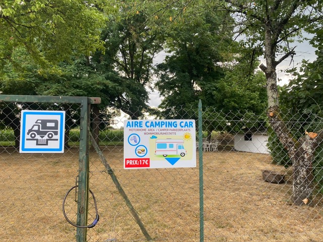 Aire camping-car  Bergerac (24100) - Photo 4